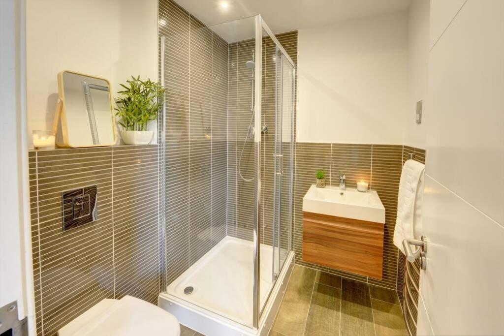 Modern & Stylish 2Br Apartment - Queens House Coventry Exteriér fotografie